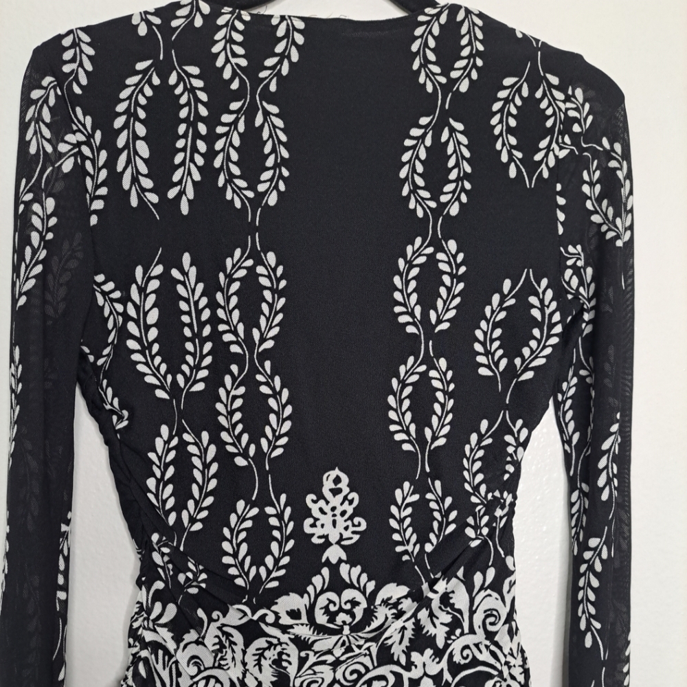Susan Lawrence Faux Wrap Top Black White Paisley Floral Y2K Long Slv Ruched PM - Picture 10 of 15